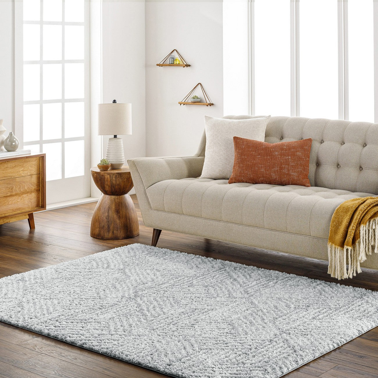 ALLIE Round Shaggy Geometric Plush Pile Light Grey Area Rug Roomscene