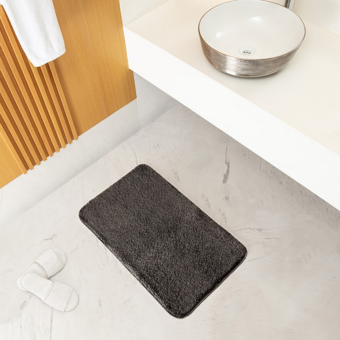 JUNE Machine Washable Non-Slip Grey Bathroom Rug Roomscene