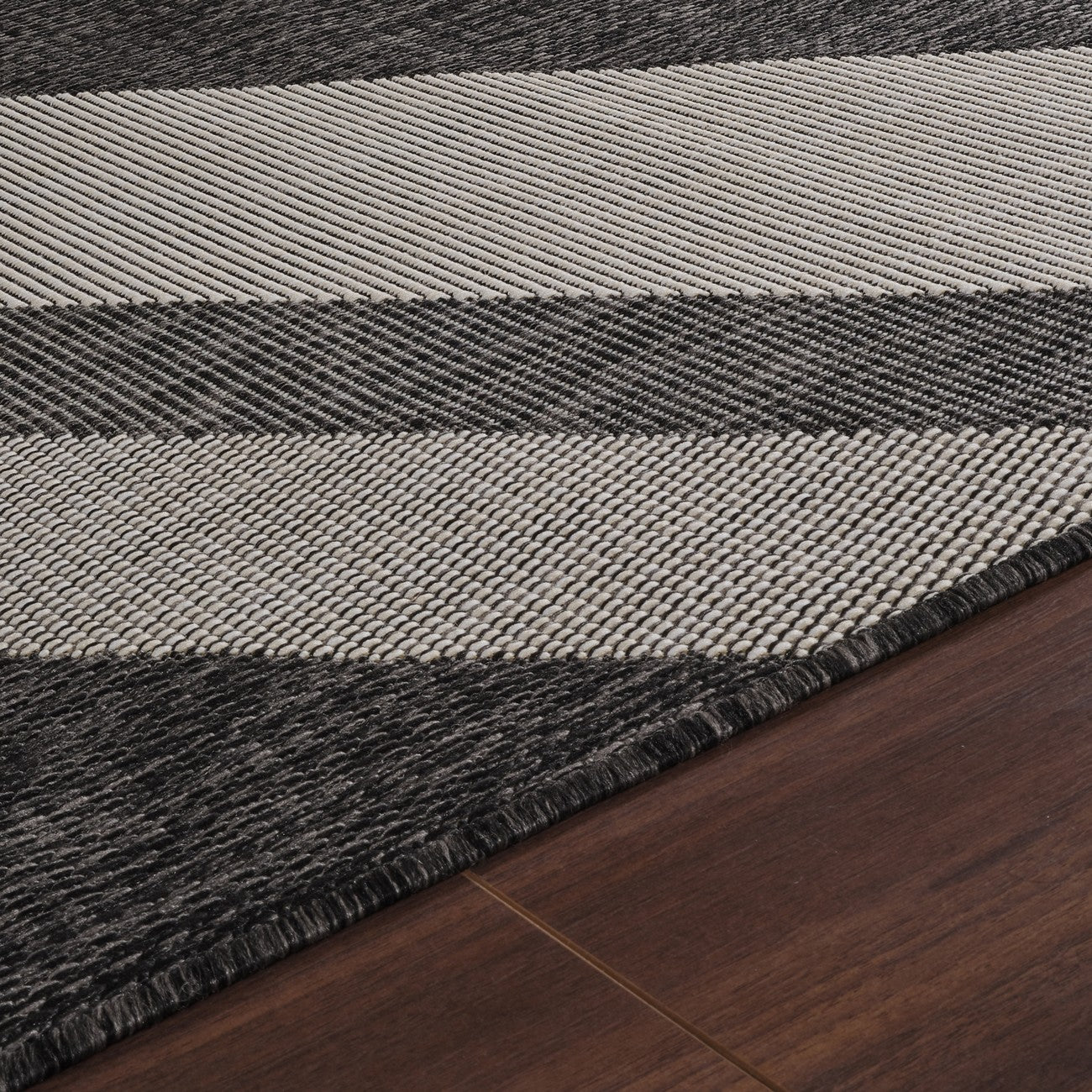 ABBY Indoor & Outdoor Modern Black/Ivory Area Rug Texture