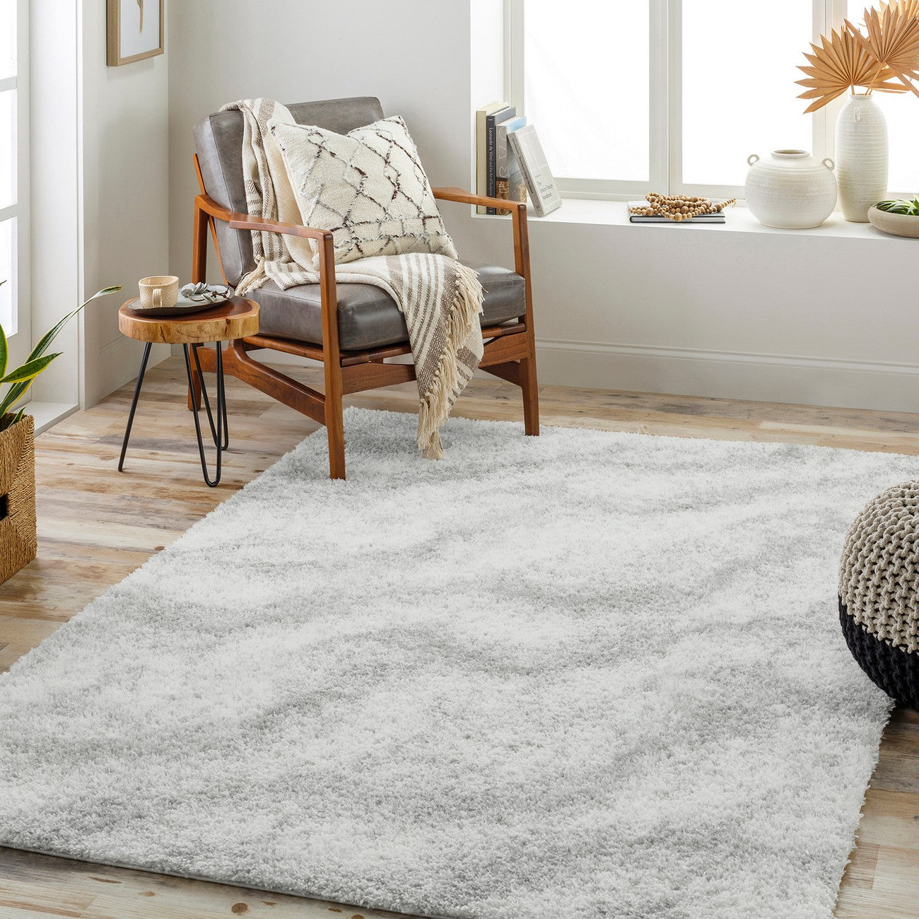 MARINA Round Shaggy Solid Color Plush Pile Grey Area Rug Roomscene