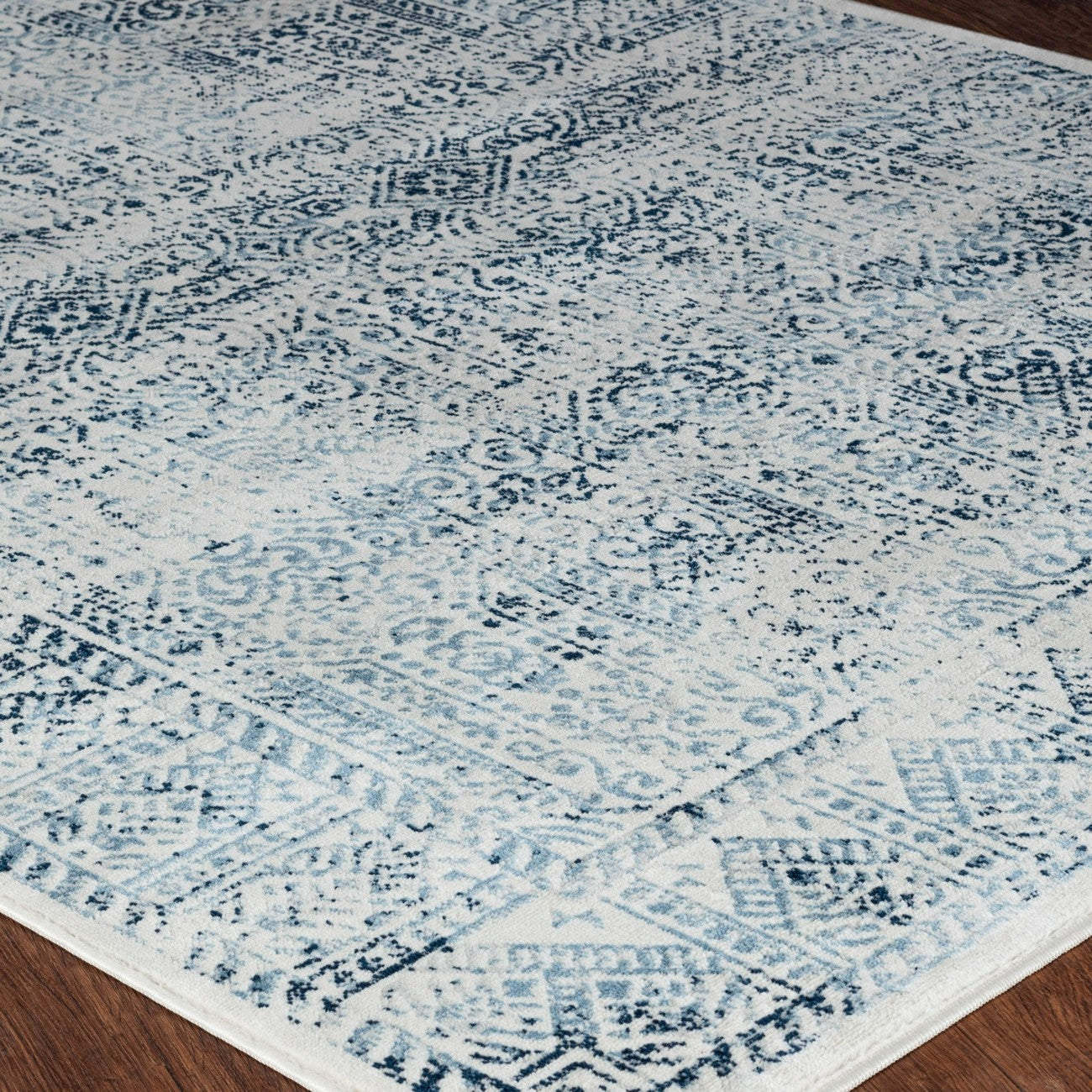 DANIA Vintage Traditional Oriental Boho Blue/White Area Rug