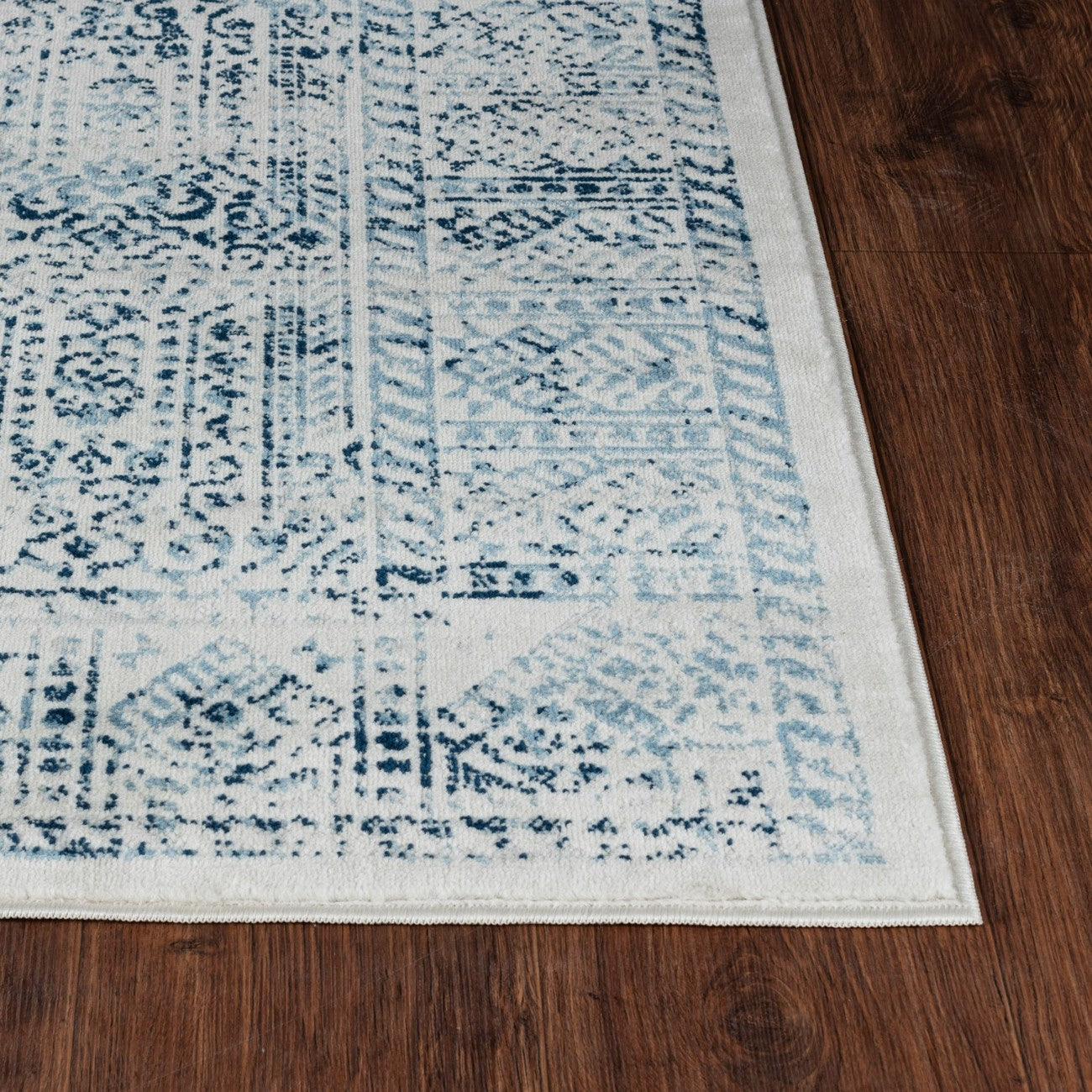 DANIA Vintage Traditional Oriental Boho Blue/White Area Rug