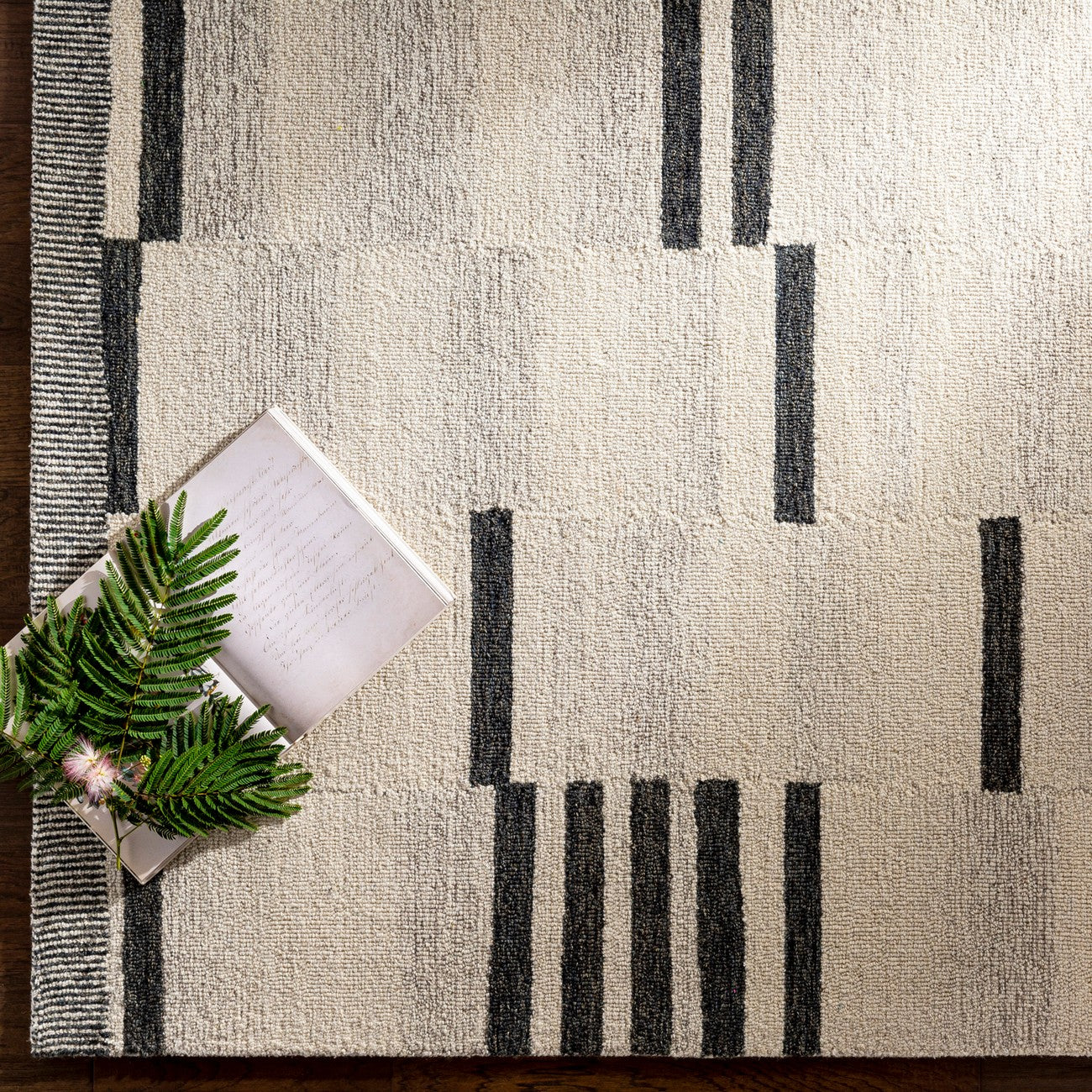 KAAYA Hand-Tufted Global Wool Beige Area Rug