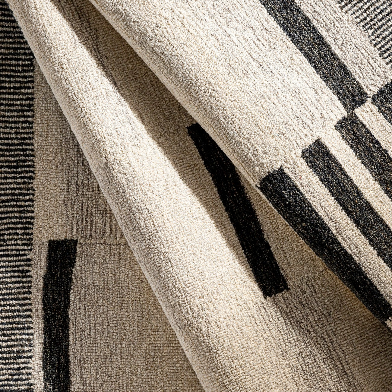 KAAYA Hand-Tufted Global Wool Beige Area Rug