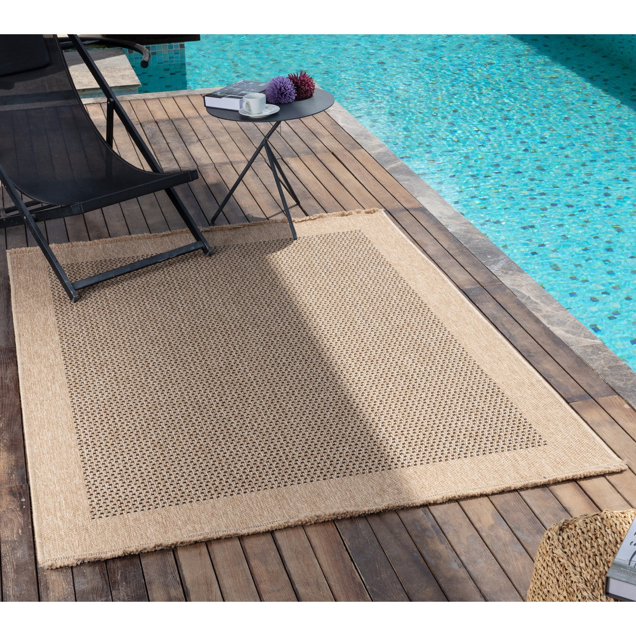 LORI Indoor & Outdoor Cottage Jute-Look Beige/Brown Area Rug Roomscene