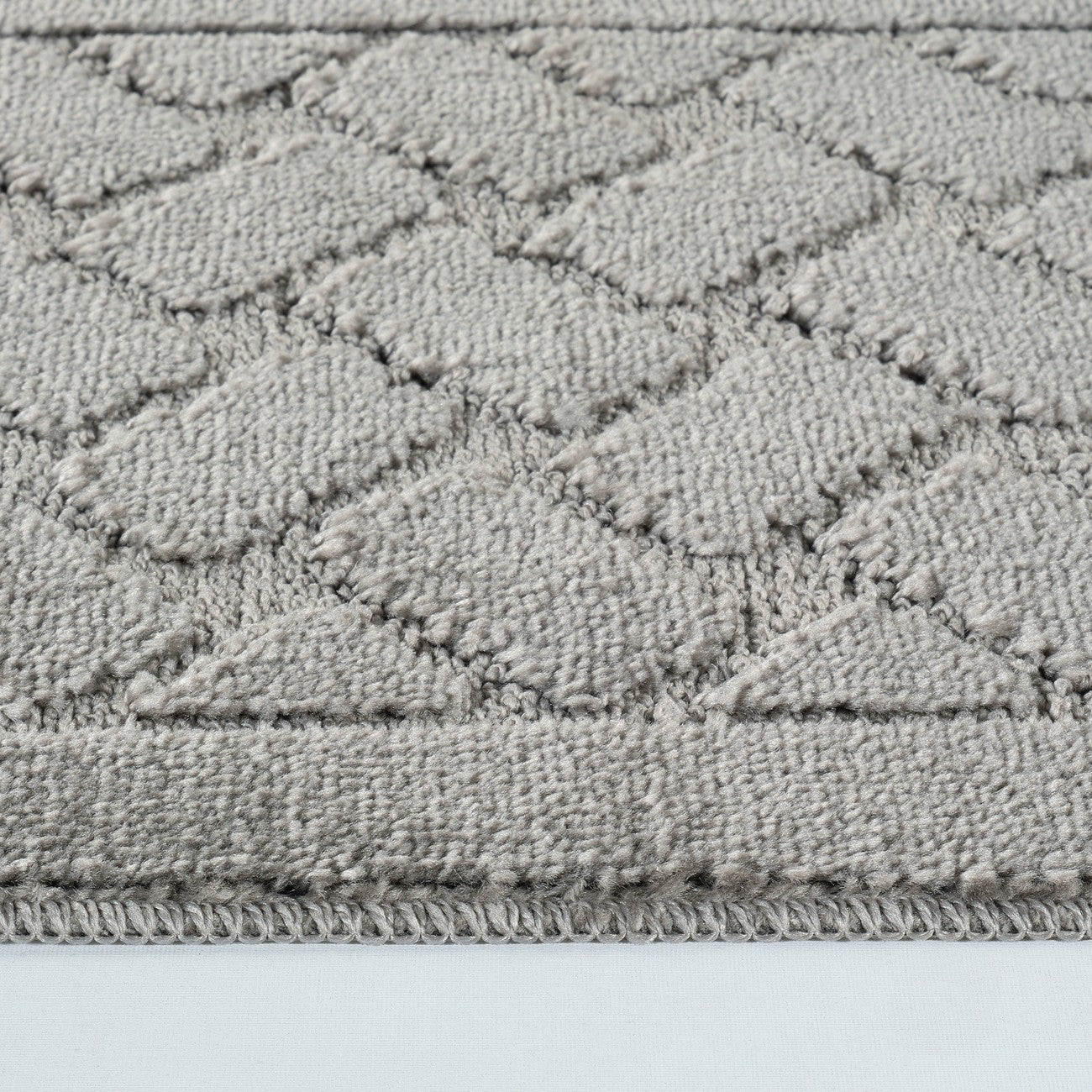 NILAH 2 Piece Machine Washable Non-Slip Light Grey Bathroom Rug Set Texture