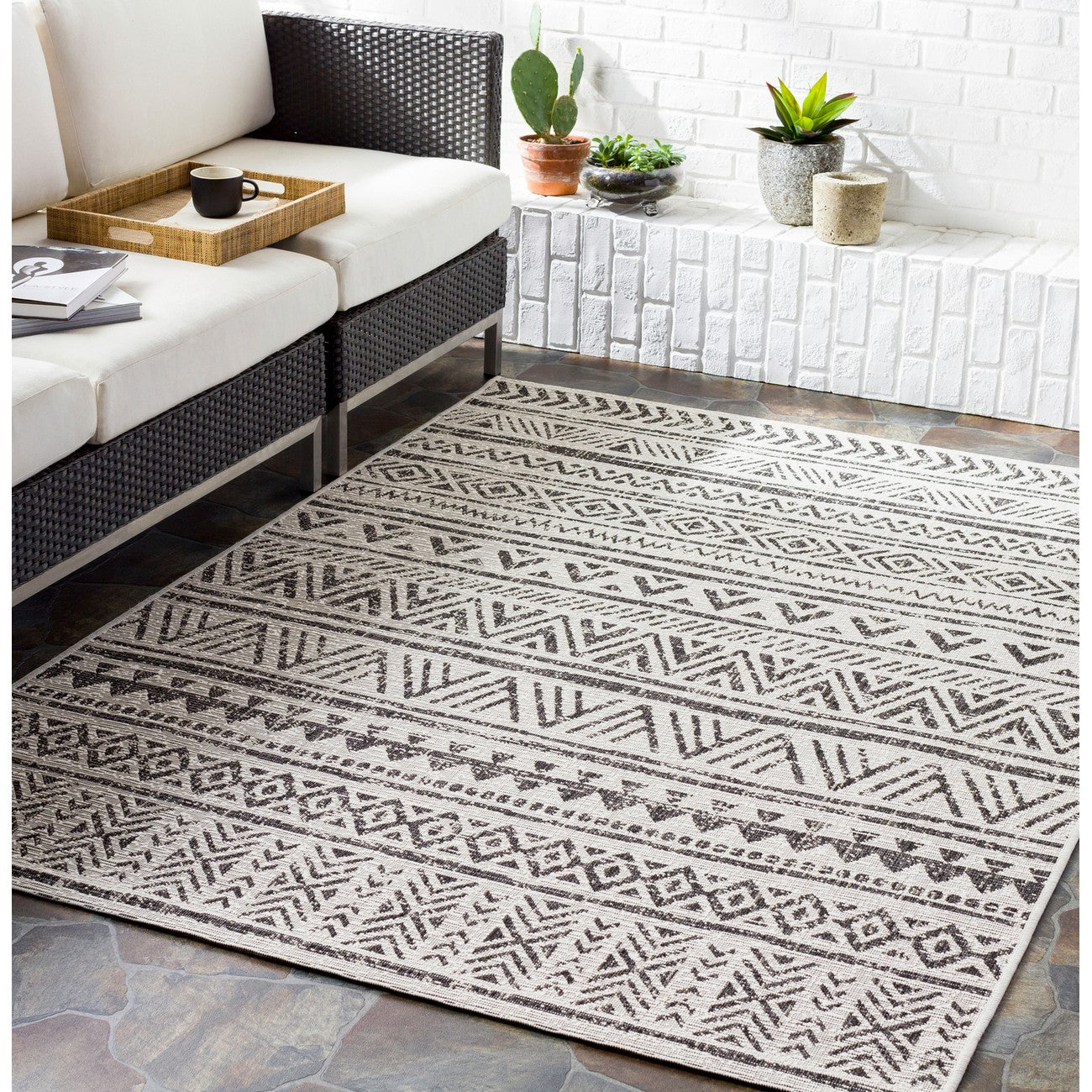 TITI Indoor & Outdoor Geometric Black Area Rug