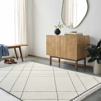 Holle Area Rug