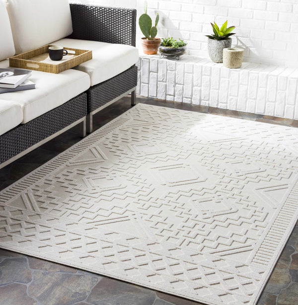 Plumtree Textured White Outdoor Rug